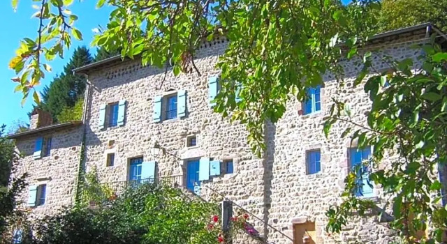 Mas Casta Néa, Rezerwuj Hotel Thueyts Ardèche