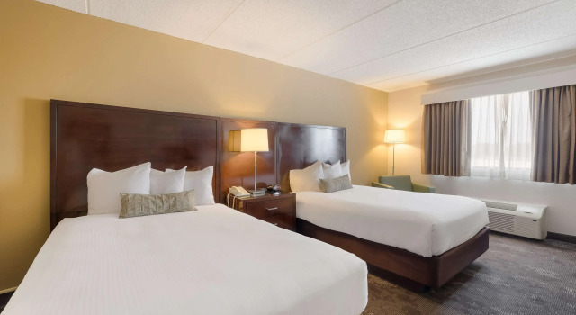 Четырёхместный номер Standard Best Western Riverfront Inn