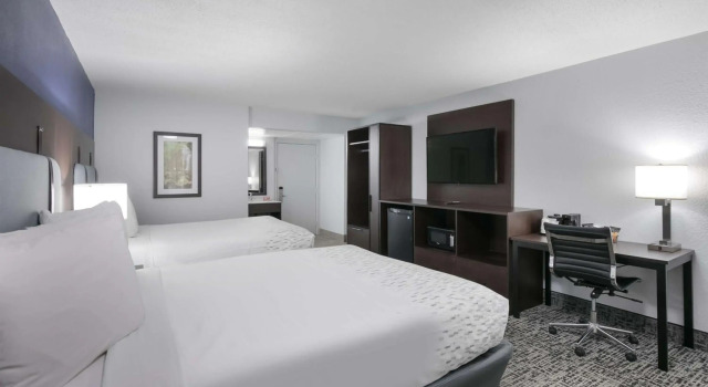 SureStay Plus Hotel by Best Western Gatlinburg, Забронировать Отель Гатлинберг Great Smoky Mountains National Park, рядом с Mysterious Mansion