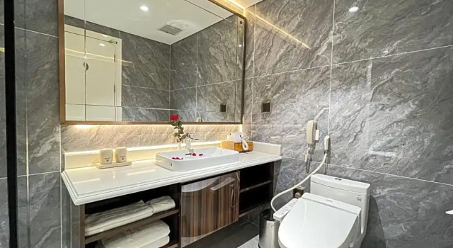 Номер Luxury Cửa Đông Luxury Hotel