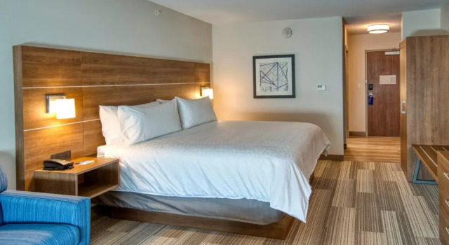 Номер Standard Holiday Inn Express & Suites Omaha Downtown - Old Market by IHG