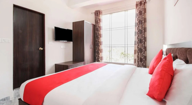 Номер Deluxe OYO 35787 Hotel Lotus