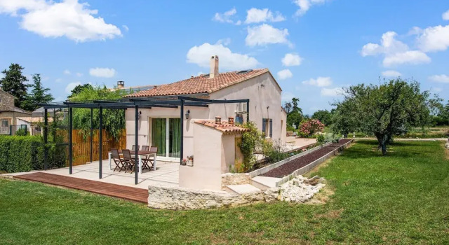 Коттедж Holiday Home in Vaucluse Near Mont Ventoux