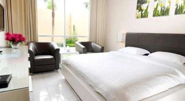 Royal Hotel n' Lounge