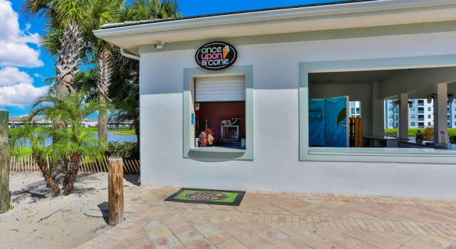 Fourth Floor Penthouse With Shared Pools and Hot Tub, Fast Wifi, & Central AC, Rezerwuj Hotel Kissimmee Kissimmee