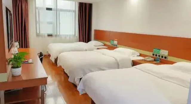 Трёхместный номер Standard Отель GreenTree Alliance Linyi Mengyin County Xincheng Road Hotel