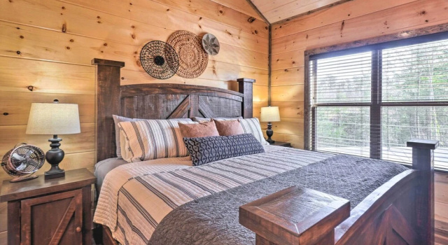 Коттедж c 1 комнатой Pigeon Forge Cabin: Private Hot Tub & Views!
