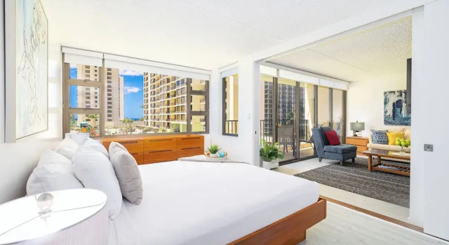 Номер Comfort Waikiki Banyan Condo w/ King Bed & Parking, Near Beach