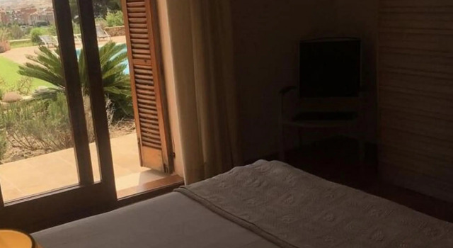 Tranquil Villa in Ibiza with Swimming Pool, Rezerwuj Willa Hotele w Majorka z parkingiem, Parking