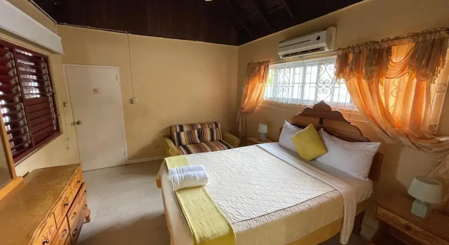 5 BR Villa with Pool - Montego Bay - PRJ 1226, Забронировать Вилла Виллы Окрестностей Монтего-Бей, Вилла