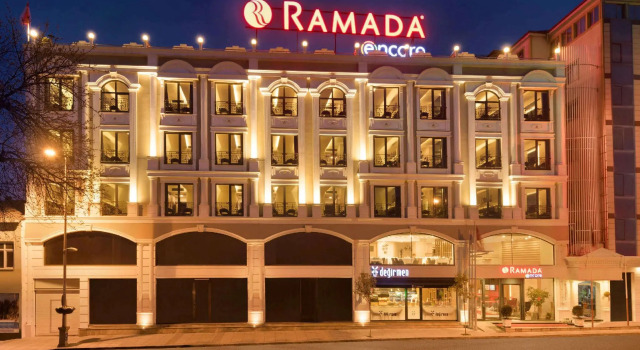 Standardowy dwuosobowy pokój Ramada Encore by Wyndham Gebze