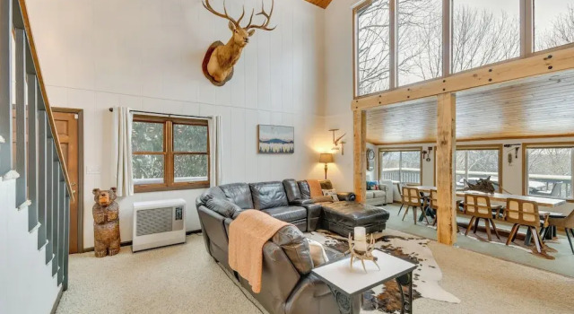 6 Mi to Skiing! Hot Tub Hideaway in Seven Devils, Buchen Sie Ferienhaus Seven Devils North Carolina