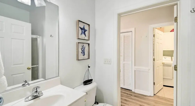 Апартаменты Ocean Isle Condo With Community Pool & Hot Tub!