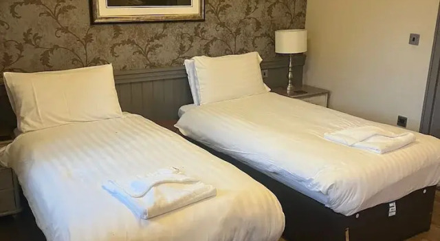 Kings Barn, Prenota Hotel Carnforth Lancashire