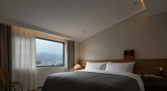 Четырёхместный люкс с красивым видом из окна Mount Villa By T Residence (Viral infinity pool & rooftop bar | Perfect photo spot)