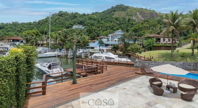 Вилла Deluxe MANSÃO com 6 Suites - PISCINA, Churrasqueira, SAUNA e Deck PRIVATIVO a 200 metros da PRAIA exclusiva do condominio PORTOGALO - Comporta 16 Hospedes