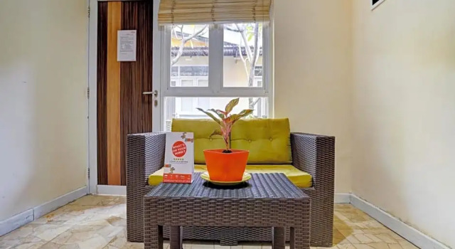 OYO 90140 Nginep Yuuk Guest House, Book Guesthouse North Cirebon West Java