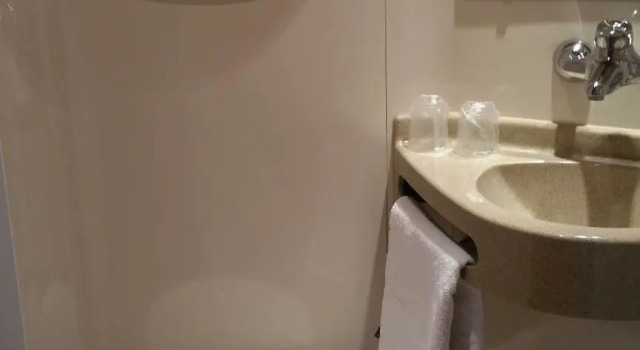 Трёхместный номер Standard B&B HOTEL Bayeux