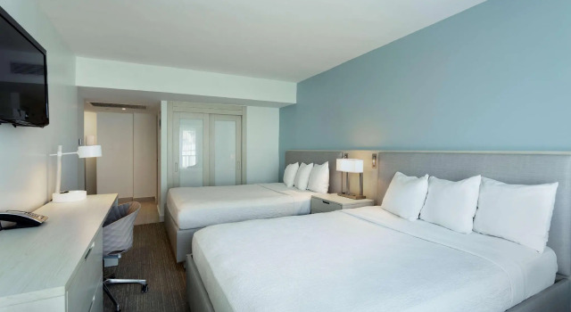 Четырёхместный номер Standard с частичным видом на океан Condado Palm Inn San Juan, Tapestry Collection by Hilton