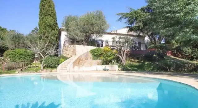 Коттедж Cheerful Holiday Home in Grimaud With Private Pool