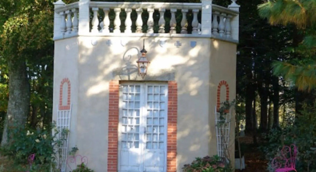 Château de Montbrault, Rezerwuj Hotel  