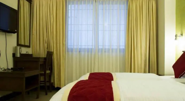 OYO Rooms Koramangala 5th Block, Забронировать Отель Корамангала Бангалор, рядом с Торговый центр The Forum