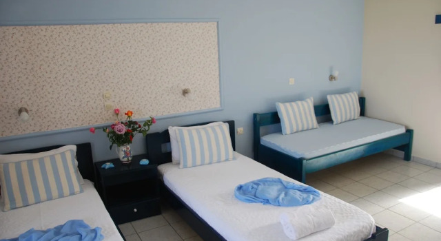 Трёхместная студия с балконом Kavos Psarou Studios & Apartments