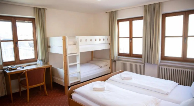Четырёхместный номер Standard Hotel Falk