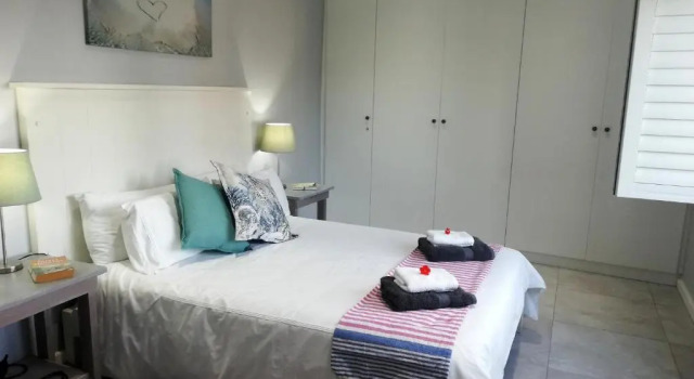 Bizwani Beach Cottage, Buchen Sie Ferienhaus Port Elizabeth Central 