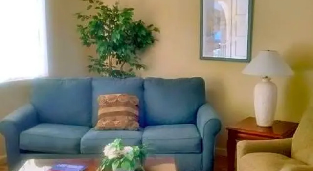 Hidden Palms Resort Condos, Забронировать Курортный отель Лейк-Хавасу-Сити штат Аризона, рядом с Grace Arts Live