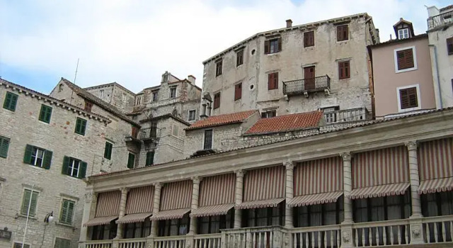 City Rooms Šibenik, Забронировать Отель Отели Шибеник 3 звезды, рядом с Sibenik Town Museum, 3*
