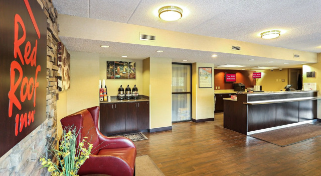 Red Roof Inn Columbia - Jessup, Book Hotel Hoteller i Fort Meade med parkering, Parkering
