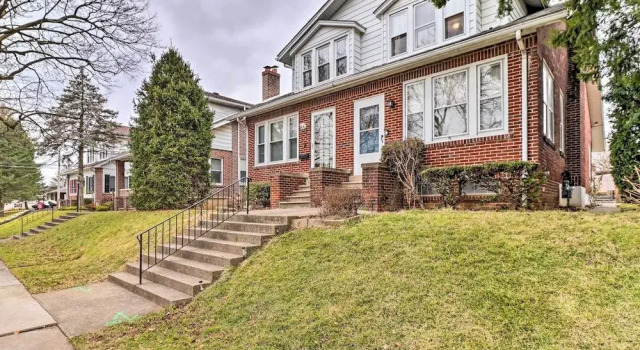 Allentown Home: 2 Mi To Hamilton District!, 예약 호텔 앨런타운 ABE