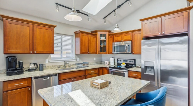 Коттедж Cheery Tacoma Vacation Rental: 7 Mi to Owen Beach!