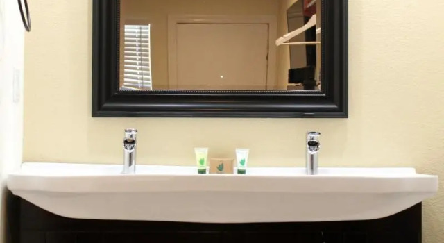 Двухместный номер Lombard Plaza Motel