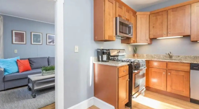 Charming 2BR in the Heart of Little Italy