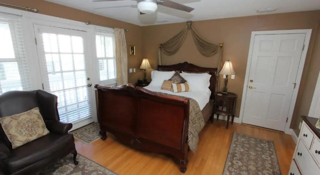 Двухместный номер Standard с балконом Bayfront Westcott House Bed & Breakfast