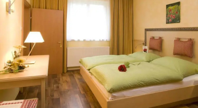 Wirtshausbrennerei Krenn, Réserver Hôtel Yspertal Waldviertel