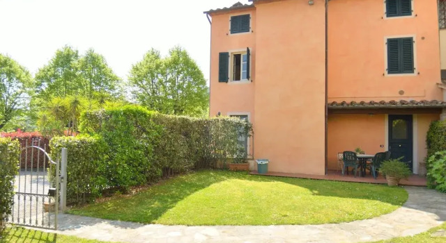 Holiday Home in Pescaglia Near Tuscan Vineyards