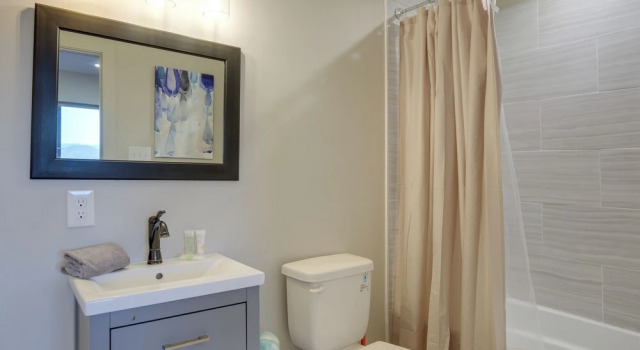 Коттедж Sevierville Home w/ Hot Tub + Game Room!