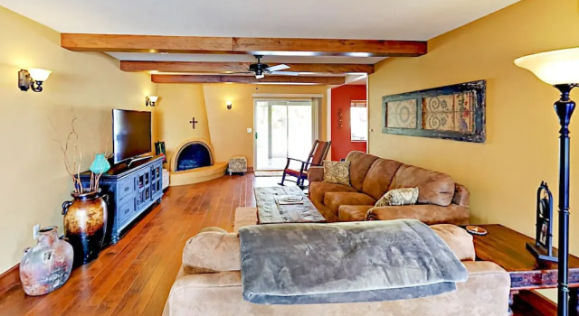 5630 E Waltann Lane Home 4 Bedrooms 2.5 Bathrooms Home