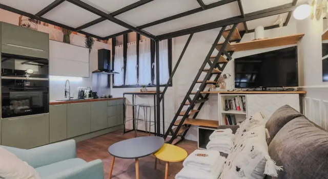 Comfortable Duplex in the Heart of Paris!, Забронировать Апартаменты/квартира Париж Иль-де-Франс, рядом с Станция метро Rambuteau