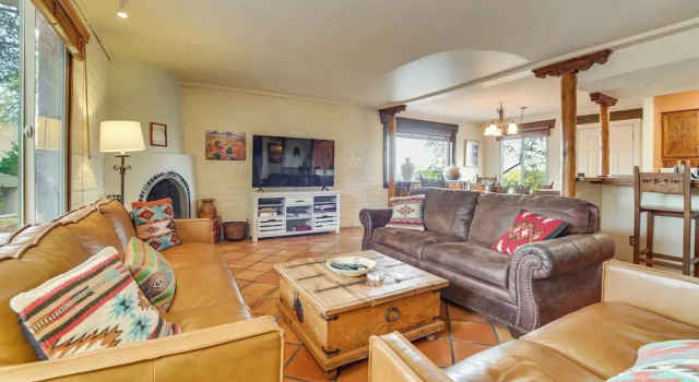 11-min Walk to Santa Fe Plaza! Condo w/ Pool