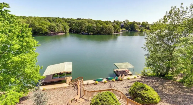 Коттедж Swim & Boat Docks: Lakefront Gem in Bella Vista!