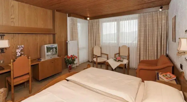 Hotel Königshof, Varaa Hotelli Hotellit Baijeri pysäköinnillä, Pysäköinti