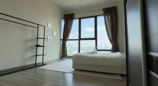Люкс c 1 комнатой Midvalley Southkey Mosaic Suite by Nest Home