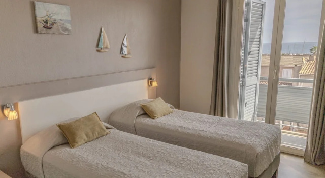Семейный номер Standard с балконом Hotel Maquis et Mer