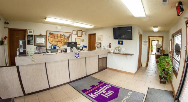 Knights Inn - Chanute, Boek Hotel Hotels in Chanute met parkeren, Parkeren