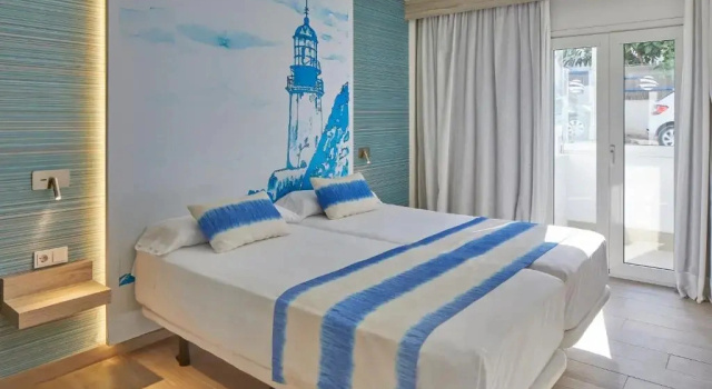 Люкс с видом на океан Sol Bahía Ibiza Suites