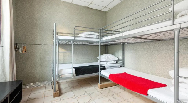 Кровать в общем номере (женский номер) Cameleon Paris Guesthouse